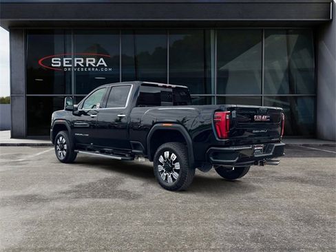 Used 2024 GMC Sierra 2500 Denali image 3