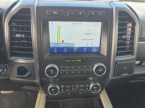 Used 2021 Ford Expedition Platinum image 40