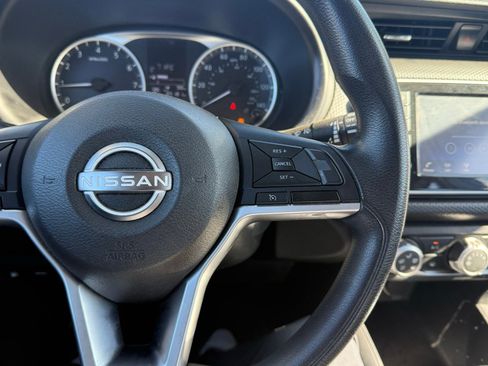 Used 2022 Nissan Kicks S image 18