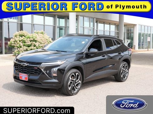 Used 2024 Chevrolet Trax RS FWD image 1