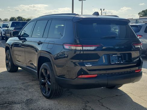 Used 2023 Jeep Grand Cherokee L Laredo AWD/4WD image 3