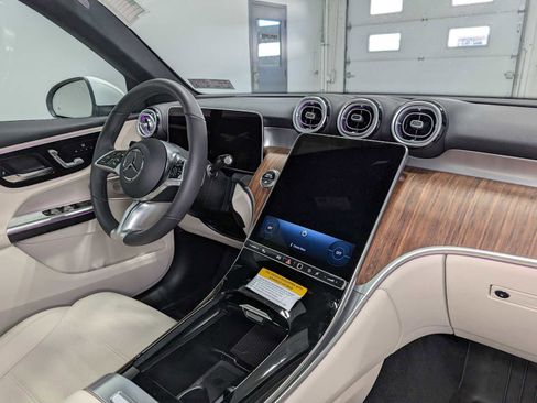 Certified 2026 Mercedes-Benz GLC 300 4MATIC image 41