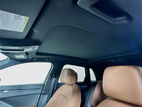 Used 2025 Audi Q3 2.0T Premium Plus w/ Premium Plus Package image 11