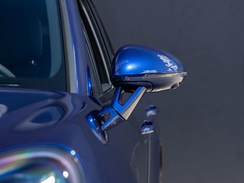 Certified 2026 Porsche Macan AWD/4WD image 19