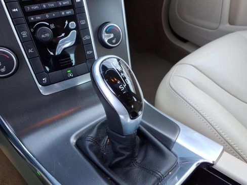 Used 2015 Volvo S60 T5 Premier image 23