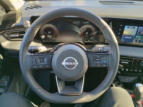 New 2025 Nissan Kicks SR image 15