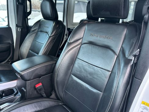 Used 2018 Jeep Wrangler Unlimited Sahara image 18