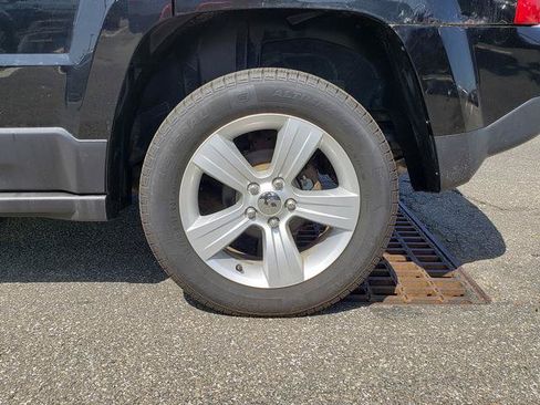 Used 2015 Jeep Patriot Latitude AWD/4WD image 10
