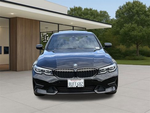 Used 2021 BMW 330i Sedan w/ Driving Assistance Package image 4