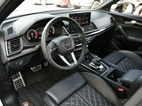 Used 2024 Audi SQ5 Premium Plus w/ Premium Plus Package image 18