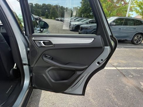 Used 2023 Porsche Macan S AWD/4WD image 16