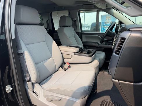 Used 2019 Chevrolet Silverado 1500 Custom w/ Custom Convenience Package AWD/4WD image 14