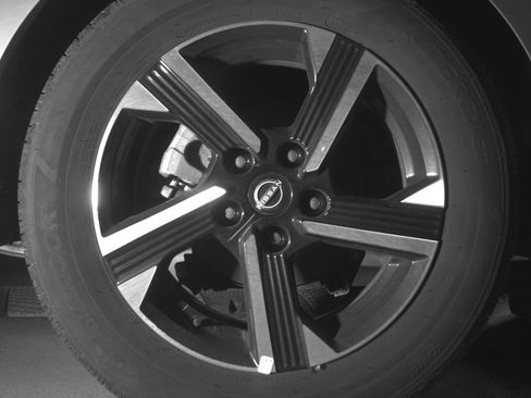 Used 2025 Nissan Sentra SV image 12