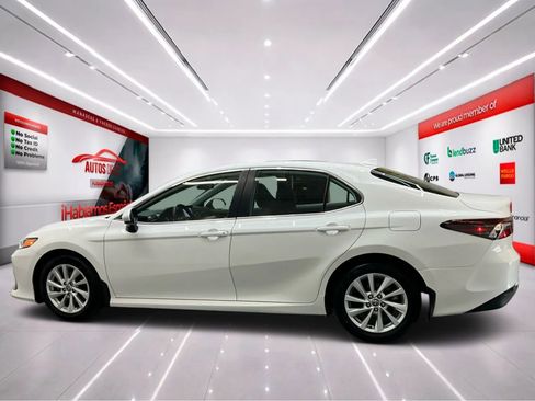 Used 2023 Toyota Camry LE FWD image 5