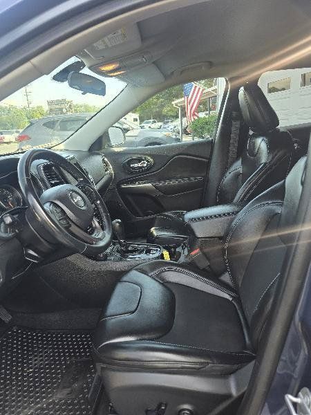 Used 2020 Jeep Cherokee Latitude Plus AWD/4WD image 7