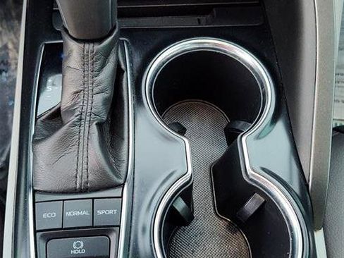 Used 2019 Toyota Camry XLE image 22