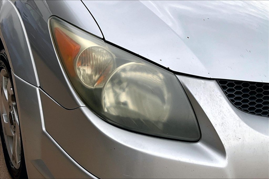 Used 2004 Pontiac Vibe w/ Moon And Tunes Value Package FWD image 23