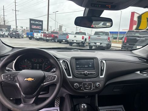 Used 2017 Chevrolet Malibu LS image 17