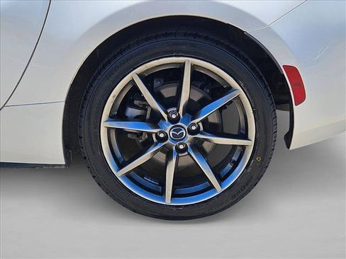 Used 2022 MAZDA MX-5 Miata Grand Touring w/ Weather Package RWD image 19