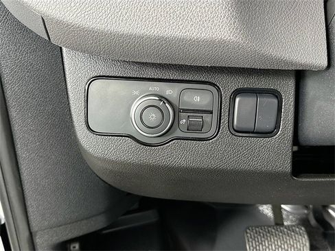 Used 2025 Mercedes-Benz Sprinter 2500 image 27