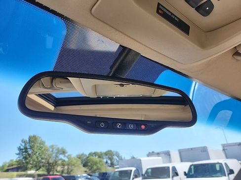 Used 2011 GMC Yukon XL Denali AWD/4WD image 18