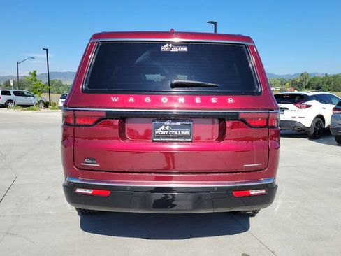 Used 2022 Jeep Wagoneer Series III w/ Premium Group I AWD/4WD image 12