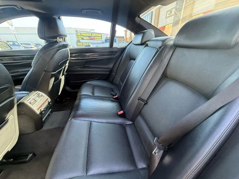 Used 2014 BMW 750i image 14