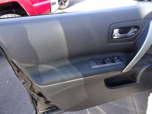 Used 2013 Nissan Rogue S image 24