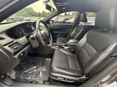 Used 2016 Honda Accord Sport image 10