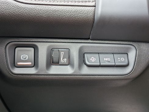 Used 2020 GMC Acadia SLT w/ Driver Alert Package II FWD image 24