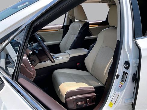 Used 2018 Lexus RX 450hL Premium w/ Premium Package AWD/4WD image 8