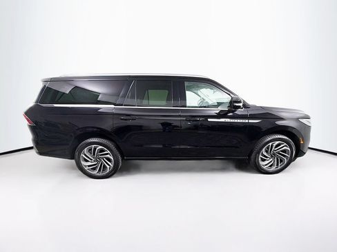 Used 2026 Lincoln Navigator L Reserve AWD/4WD image 8