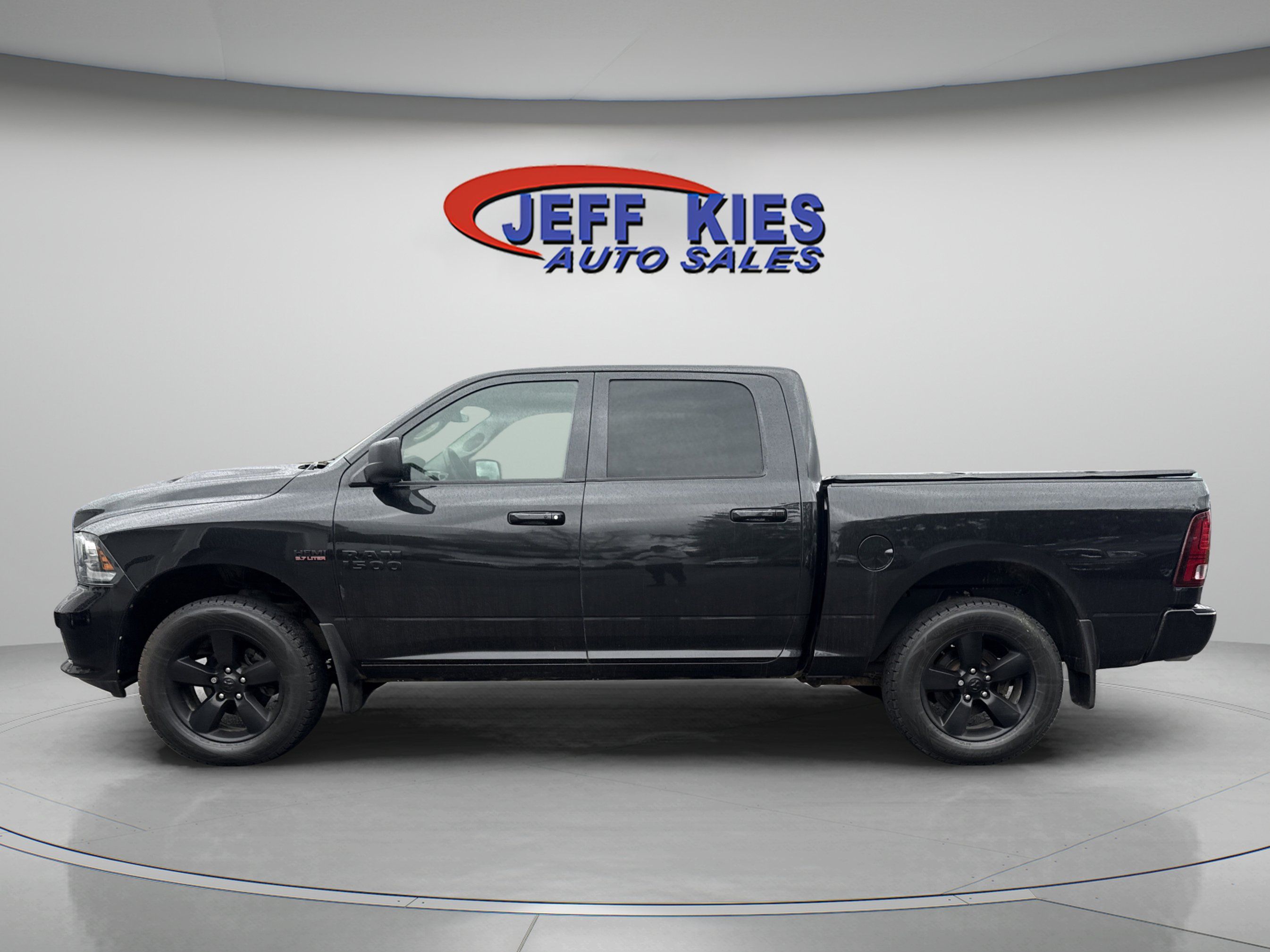 Used 2017 RAM 1500 Sport w/ Black Ram 1500 Sport Group AWD/4WD image 8