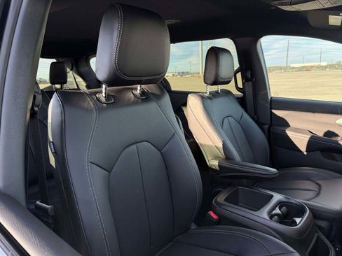 New 2026 Chrysler Voyager LX image 18