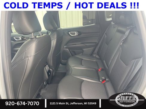 New 2025 Jeep Compass Latitude w/ Sun & Sound Group image 8