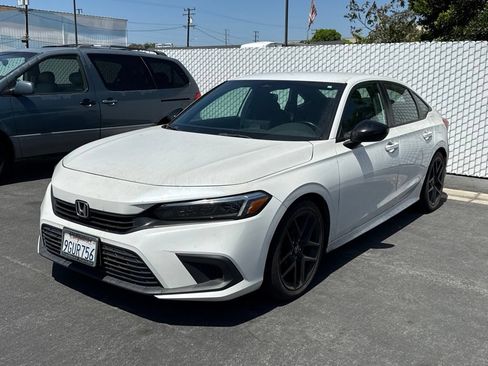 Used 2023 Honda Civic Sport image 3