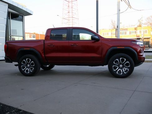 Used 2024 GMC Canyon AT4 w/ AT4 Premium Package image 8