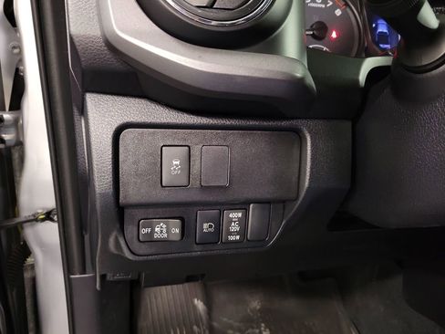 Used 2021 Toyota Tacoma TRD Off-Road AWD/4WD image 20