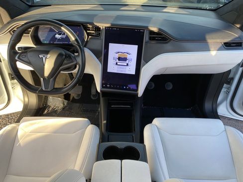 Used 2018 Tesla Model X 75D image 30
