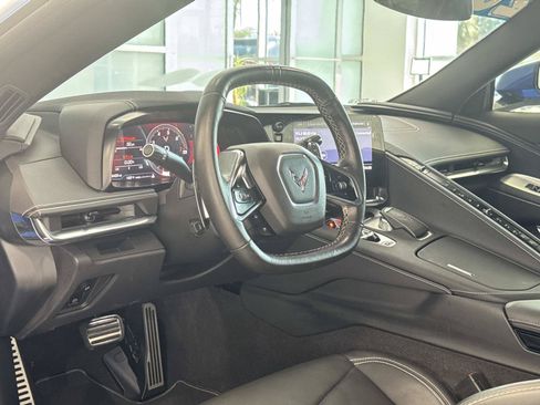 Used 2020 Chevrolet Corvette Stingray Coupe w/ 1LT RWD image 10