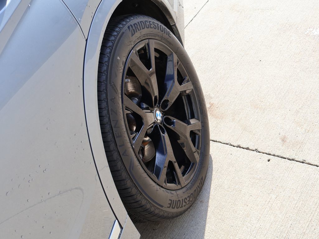 Used 2024 BMW X7 xDrive40i w/ Premium Package AWD/4WD image 43