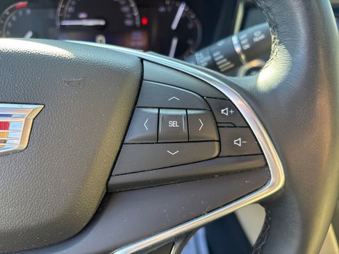 Used 2017 Cadillac XT5 Luxury image 19