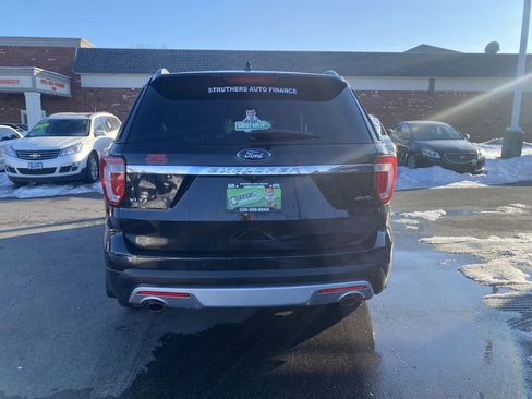 Used 2016 Ford Explorer XLT w/ Equipment Group 202A image 6