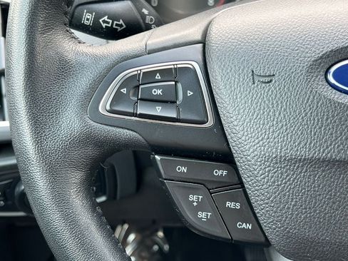 Used 2018 Ford Focus Titanium w/ Titanium Technology Package FWD image 19