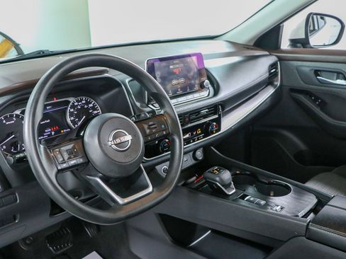 Used 2022 Nissan Rogue SV FWD image 22