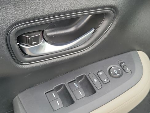 Certified 2025 Honda HR-V LX image 20