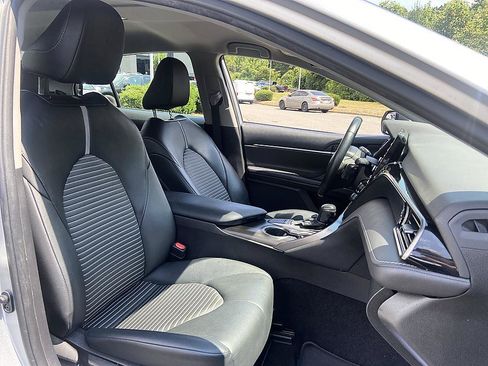 Used 2023 Toyota Camry SE FWD image 17