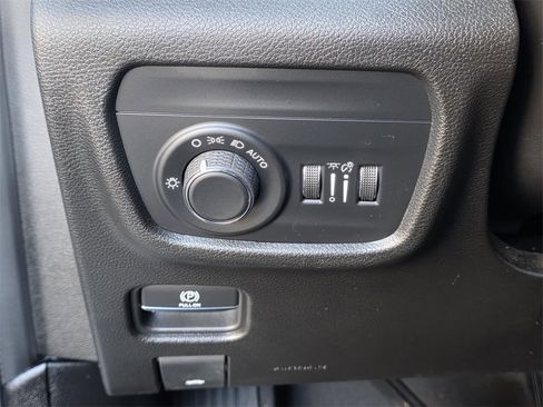 Used 2023 Jeep Grand Cherokee Laredo w/ Luxury Tech Group I image 22