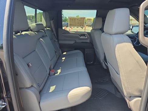 Used 2024 Chevrolet Silverado 1500 LTZ AWD/4WD image 11
