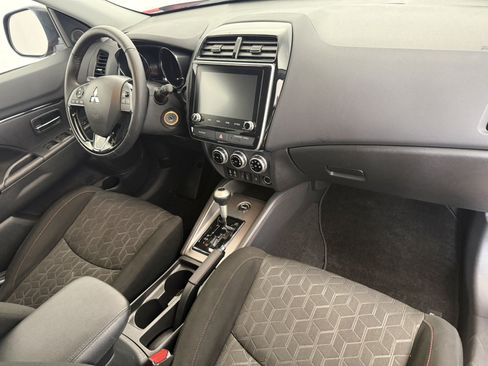 Used 2025 Mitsubishi Outlander Sport LE AWD/4WD image 11